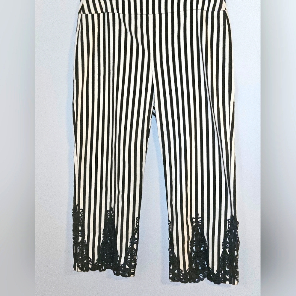 ATTYRE NEW YORK Striped Pant with lacy crocheted appliques Size 14